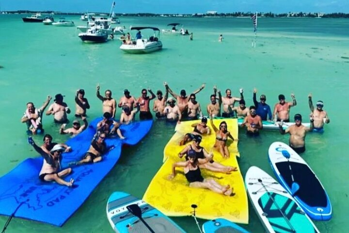 Islamorada: Whale Harbor Sandbar with swimming  - Photo 1 of 21